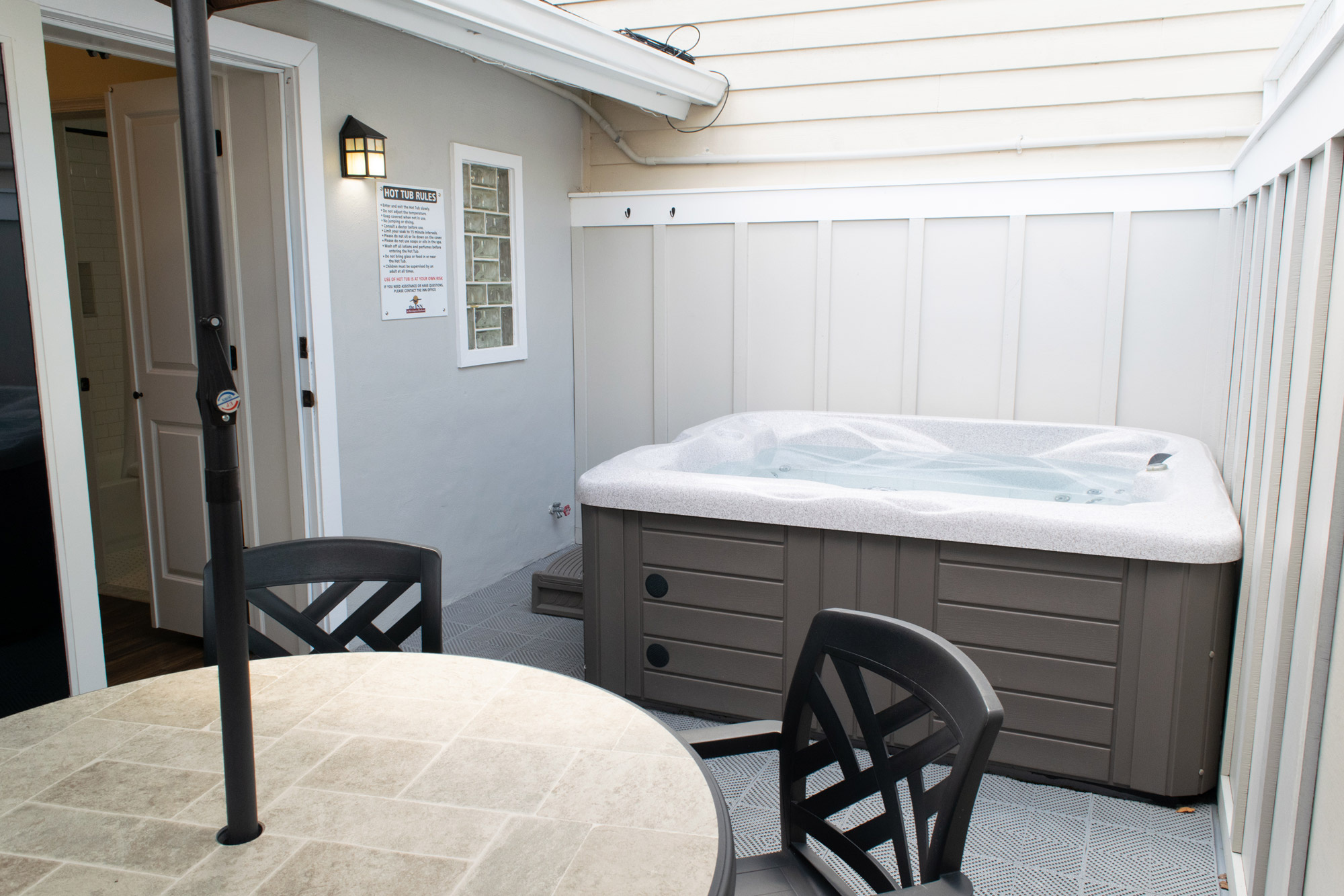 HOT TUB